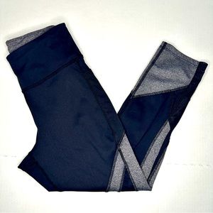 AVIA | Black & Gray Workout Leggings w/ Slip Pockets & Accent Mesh | Size XS